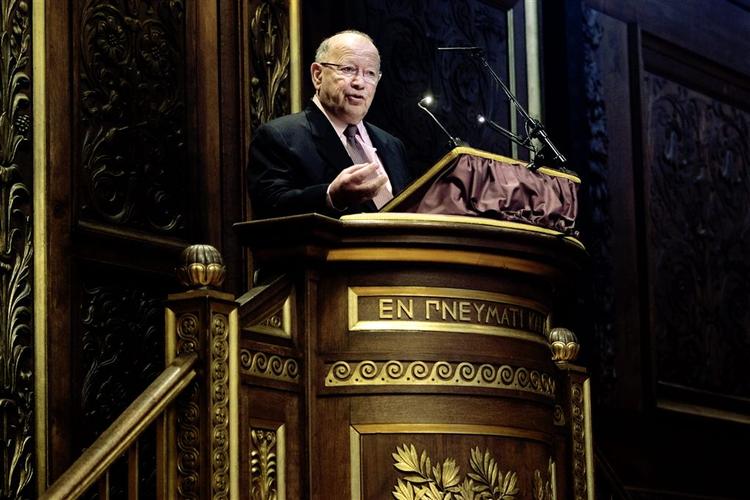 Den tidligere konservative skatteminister Isi Foighel er død. 