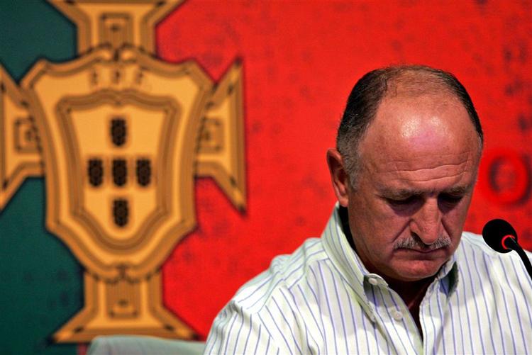 Fodboldtræner Scolari undskyldte over for Portugal og det portugisiske folk. 