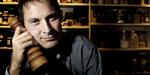 Claus Meyer er ivrig fortaler for de gode råvarer. Over for Djævlens Advokat konstaterer han, at han ikke gider at lave kogebøger til folk, der står nede i Aldi.  Foto: Kåre Viemose 