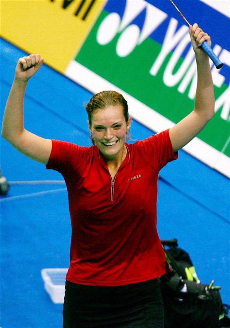 Tine Rasmussen jubler, efter hun har sikret sig sejren i semifinalen i Japan Open. Nu har hun vundet turneringen. 