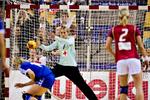 Louise Bager Due i aktion for Danmark i en kamp mod Ukraine. 