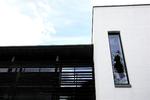 Det var dette vindue, tyve natten til i går kom ind af, da de stjal guldhornene. Nu har politiet fundet ud af, hvor tyvene har stjålet stigen, de brugte til at komme ind med. 