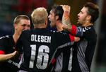 Rade Prica bliver hyldet efter sin scoring til 1-1. 