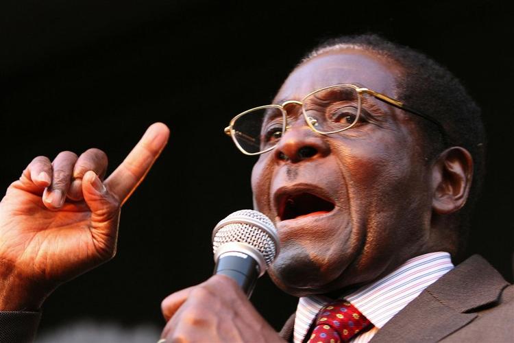 Zimbabwes Robert Mugabe vil være for stor en plet på et topmøde i EU-regi, mener flere EU-lande. 