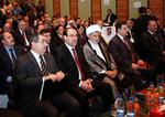 Iraks regering angribes i ny rapport hårdt og kontant for at være »bundkorrupt«. 