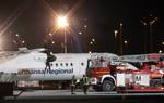 Det nødlandede fly i München, hvor næsehjulet ikke foldede sig ud. 