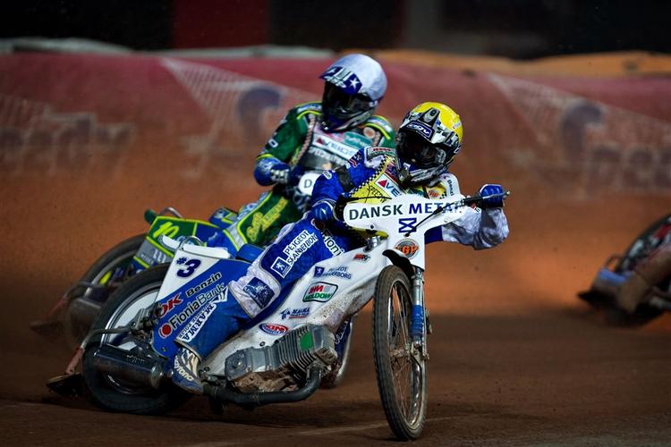 Nicki Pedersen er en af tre danskere, der ligger til semifinalen i Parken. 