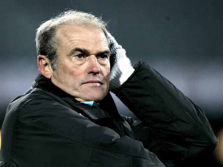 Ove Pedersen, træner i AGF, risikerer karantæne efter sin nærkontakt med trænerkollegaen Morten Wieghorst fra FC Nordsjælland. 