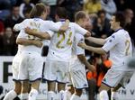 Hjalte Nørregaard(nr. to fra højre) jubler sammen med holdkammeraterne over sit mål i dagens opgør mod Brøndby. 