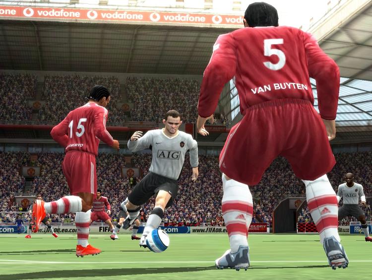 Den inden for fodboldspil sjældent anvendte frøperspektiv-kameraindstilling viser, at 'FIFA 08' ligesom sine forgængere forstår af afbilde fodboldspillere. Se blot den talentfulde bulldogterrier Wayne Rooneys imponerende tyrenakke. Dét er realisme! 