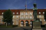 De to døde danske soldater blev mindet i morges, da flaget gik på halv på Rosenborg Kaserne. - Foto: Thomas Borberg 