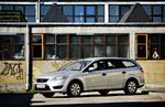 Den nye Ford Mondeo har taget en del på i størrelse. Det er godt for rummeligheden i kabinen, men skidt, når bilen skal parkeres på snæver plads. 