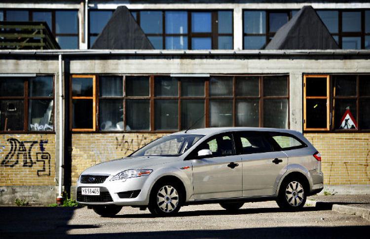Den nye Ford Mondeo har taget en del på i størrelse. Det er godt for rummeligheden i kabinen, men skidt, når bilen skal parkeres på snæver plads. 