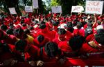 Verden over udtrykker demonstranter sympati med munkene i Myanmar. Her er det demonstranter fra Malaysia. 