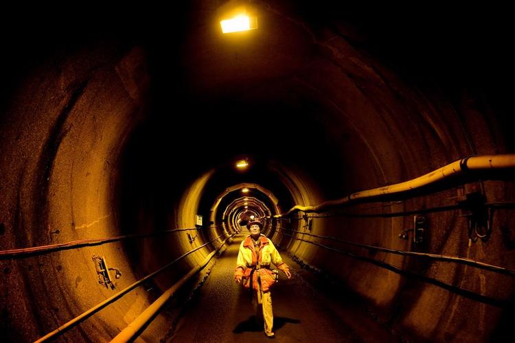 En del svensk atomaffald skal opbevares i miner 40 meter nede i klippen. 