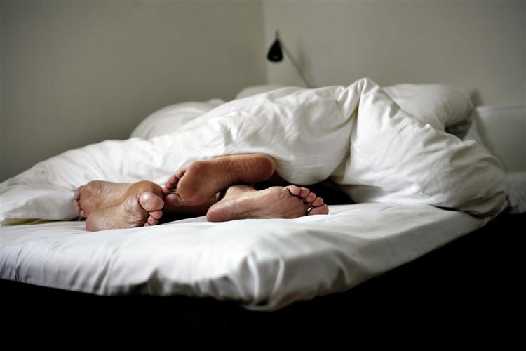 For første gang nogensinde har en gruppe forskere påvist, at hvis man sover længe eller meget lidt, er man særligt udsat for at få et kortere liv. 