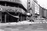 Flyselskabets facade efter terrorbombningen i 1985. 