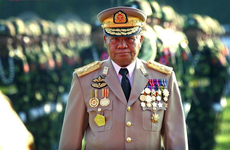 Juntaens leder i Myanmar, general Than Shwe, siger, at han gerne vil mødes med oppositionens leder Aung San Suu Kyi. 
