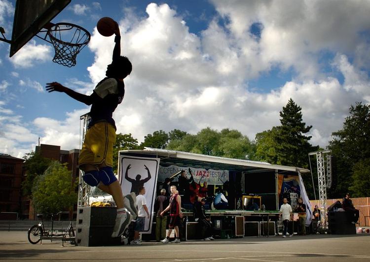 Streetbasket på Hans Tavsens Plads, Nørrebro. 