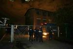 Politiet forhindrede tre aktivister i at se huset på Grøndalsvænge Allé 13 udefra, mens de selv forberedte sig til aktionen med pigtråd og hundepatruljer. 