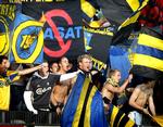 Brøndbys fans bar sit hold frem på udebanen i Viborg. 