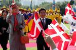 Dronning Margrethe mødte den sydkoreanske præsident alene, da Prins Henrik er syg. 
