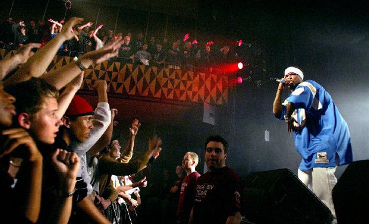 Nationalscenens vigtigste funktion bliver ikke at arrangere koncerter. I stedet er opgaven at satse på kvalitet og udvikling til gavn for hele landet. Her er det fra den amerikanske rapper Xzibits koncert i Vega i 2002.  Arkivfoto: Jacob Ehrbahn 