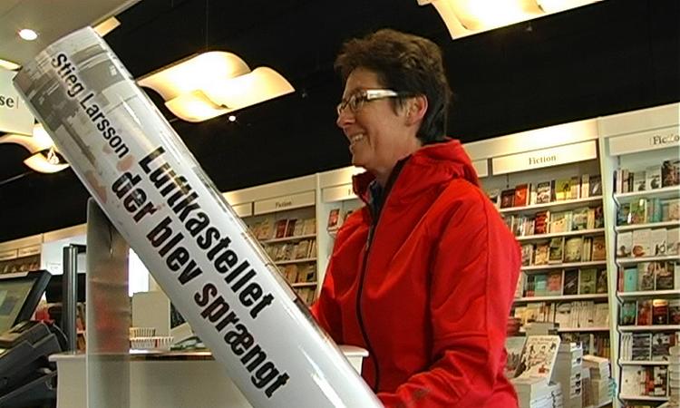 »Jeg skal læse hele natten«, var kommentaren fra den kunde, som sikrede sig det første eksemplar af den 3. bog i Stieg Larssons krimi-triologi. 