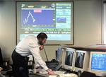 Northern Rocks kunder er begyndt at vende tilbage, efter at den britiske centralbank har spændt et sikkerhedsnet ud under banken. 