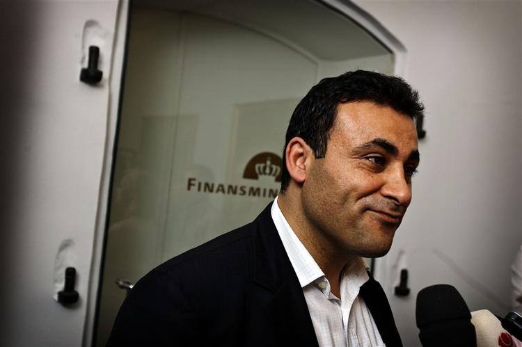 Ny Alliances leder, Naser Khader, går til angreb på Enhedslistens Asmaa Abdol-Hamid. 