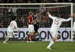 Luis Aragones tager det ikke for givet, at den spanske trup kommer til EM efter sejren over Danmark. 