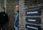 Ambulanceredder Michael Brandt, til højre, er blevet suspenderet fra tjeneste - uofficielt for at kritisere det nye radiosystem. 
