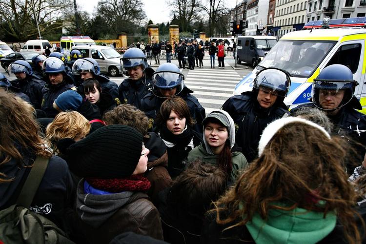 Regeringspartierne er af den overbevisning, at politiet godt kan håndtere problemerne på Nørrebro og det almindelige politiarbejde. 