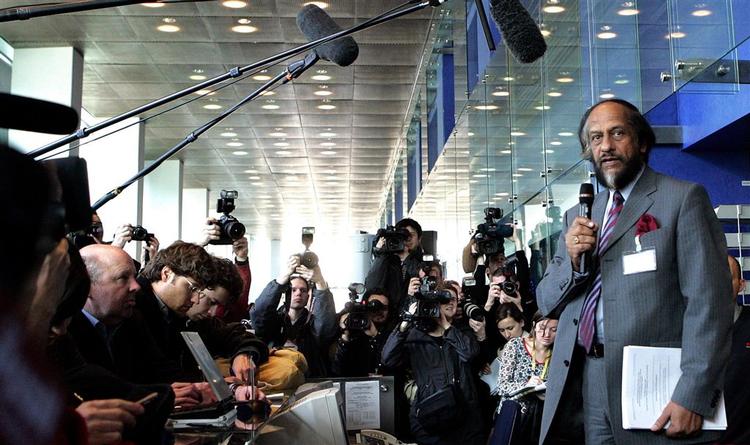De fattigste bliver hårdest ramt af den globale opvarmning, sagde Rajendra Pachauri, leder af FN's klimapanel, på et pressemøde fredag. 