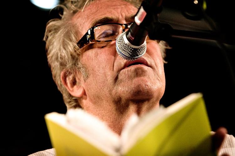 Spoken Word-teltet fik for alvor sit gennembrud i 2006, da op mod 10.000 stod i kø udenfor det lille telt for at komme ind og høre Jørgen Leth. 