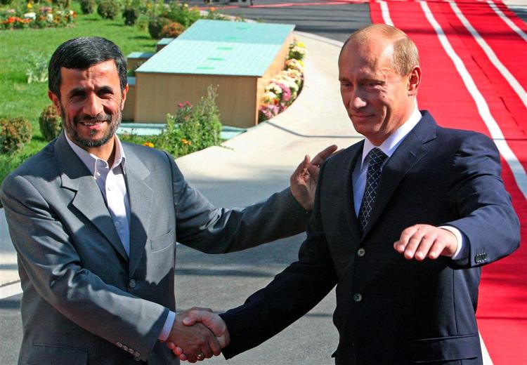 Putin og Ahmadinjad er enige om, at ingen kaspiske nationer skal lægge jord til et angreb på en anden kaspisk nation. 