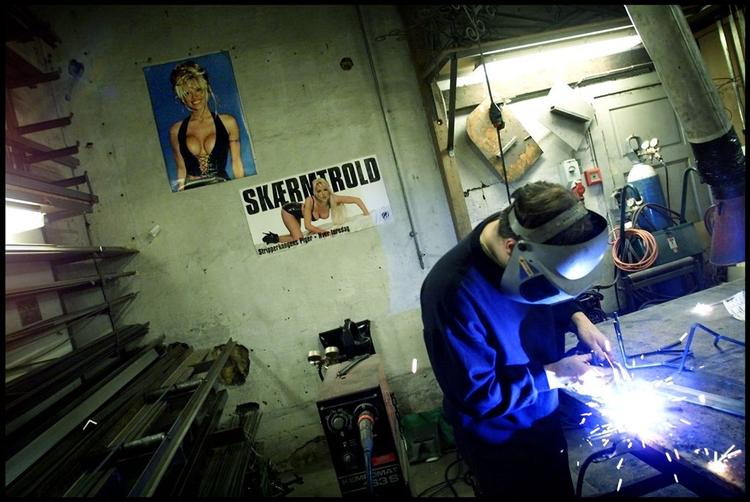 Halvdelen af de tosprogede, der søger praktikpladser,  søger kun steder, hvor de kan arbejde med biler og tænder, eller hvor de kan sidde på kontor. 