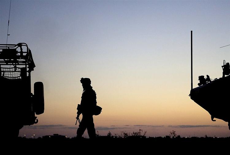 Dansk soldat på patrulje i Irak. 