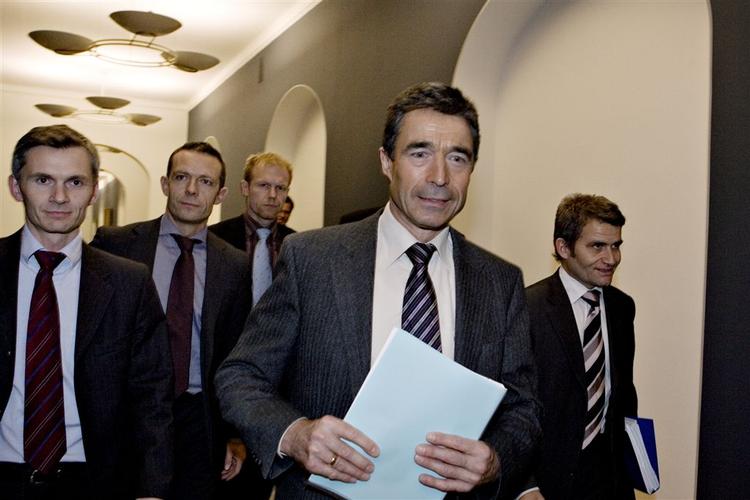 Statsminister Anders Fogh  Rasmussen (V) nævnes som et bud som den første formand for EU. 