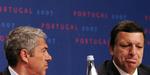 Europakommissionens firnabd Jose Manuel Barroso (til højre) og den portugisiske regeringsleder og EU-formand Jose Socrates. 