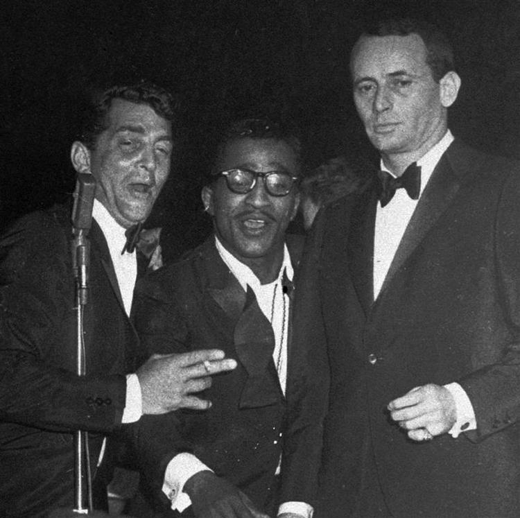 Dean Martin, Sammy Davis Jr. og Joey Bishop - tre femtedele af det legendariske Rat Pack. 