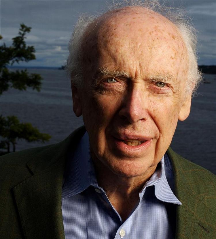Dr. James Watson beklager sine udtalelser om intelligensforskellen mellem racer. 