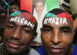 Bhutto-tilhængere fejrede partilederens hjemkomst til Pakistan. 