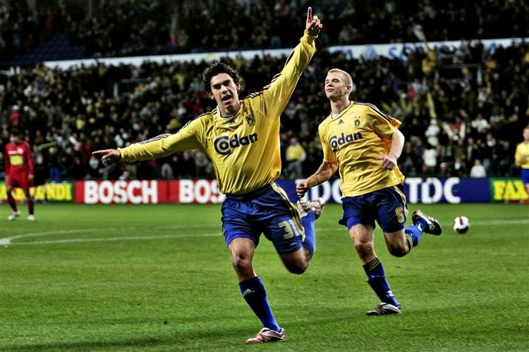 David Williams fra Brøndby scorer til 2-1, kampens resultat. 