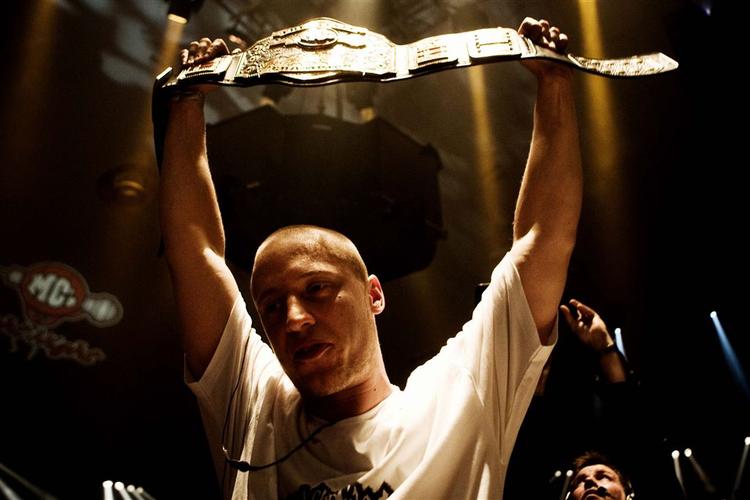 Dermed kunne Pede B. løfte MC-bæltet som bevis på, at han igen kan kalde sig landets sejeste freestyler. Udover ham har kun Per Vers vundet MC's Fight Night to gange. 
