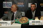 Promotor Mogens Palle og Mikkel Kessler kommer til at tjene rigtig godt på VM-kampen mod Joe Calzaghe. Men hæderen er vigtigere, mener Kessler. 
