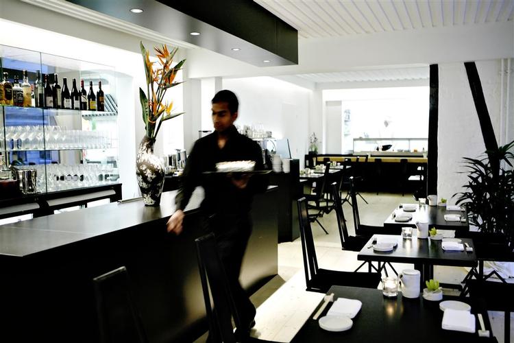 I Holbergsgade er der kommet endnu et bud på en restaurant i den japanske genre: Damindra. 