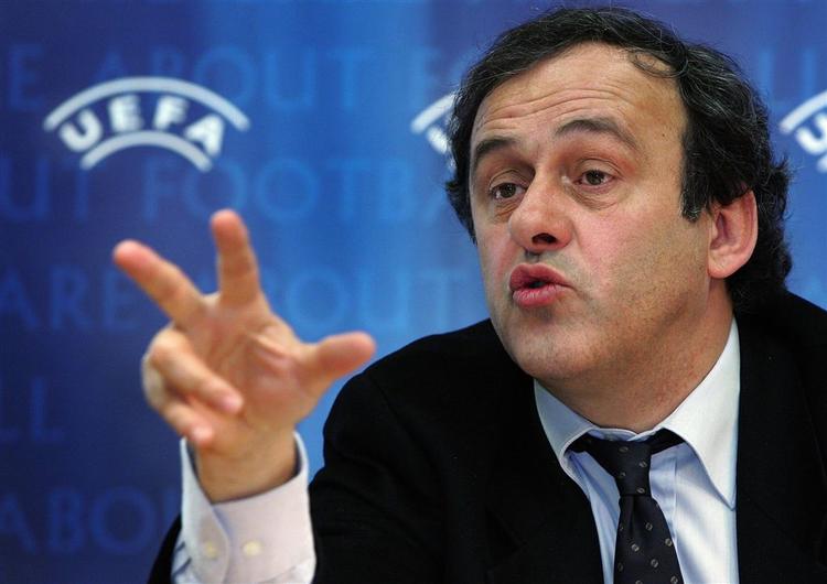 UEFA's nye præsident Platini har lavet en aftale med EU om at indstifte en fair play-pris. 