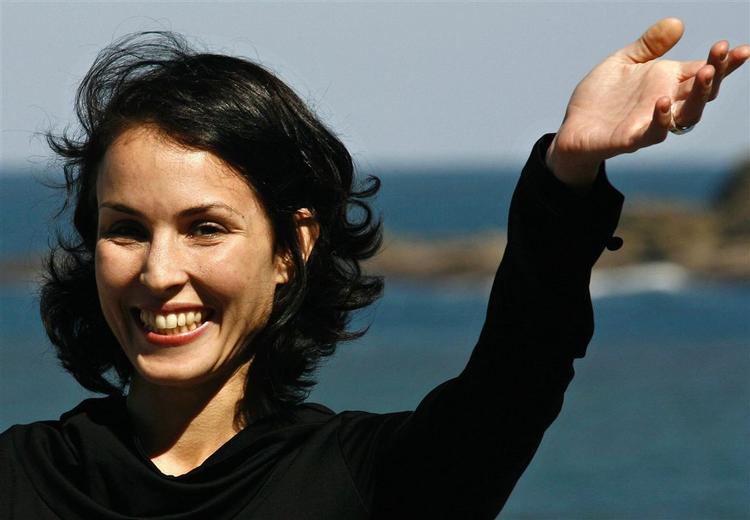Den svenske skuespiller Noomi Rapace får tildelt rollen som hackeren Lisbeth Salander i filmatiseringen af Stieg Larssons 'millennium-serie'. 