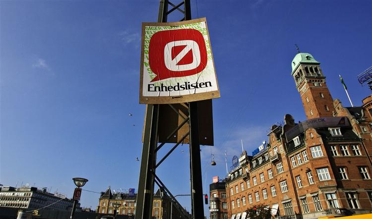 I Københavns Kommune må valgplakaterne først sættes op i morgen. I andre kommuner er lygtepælene allerede dekorerede. 